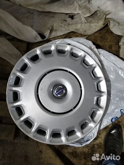 Колпаки R15 на Volvo S40 (оригинал)