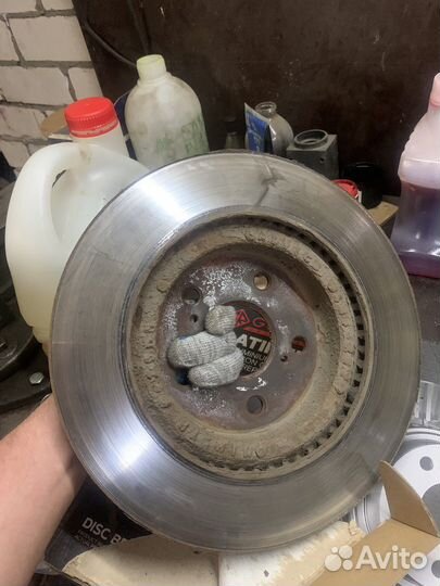 Диски тормозные передние Tayota camry XV70