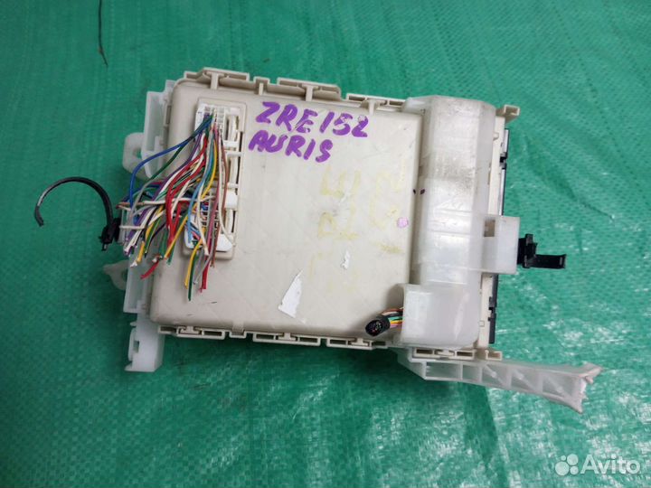 Блок предохранителей Toyota Auris ZRE152