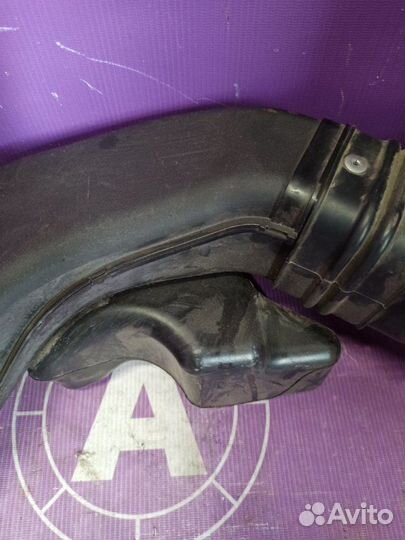 Воздухозаборник Mitsubishi Outlander Xl