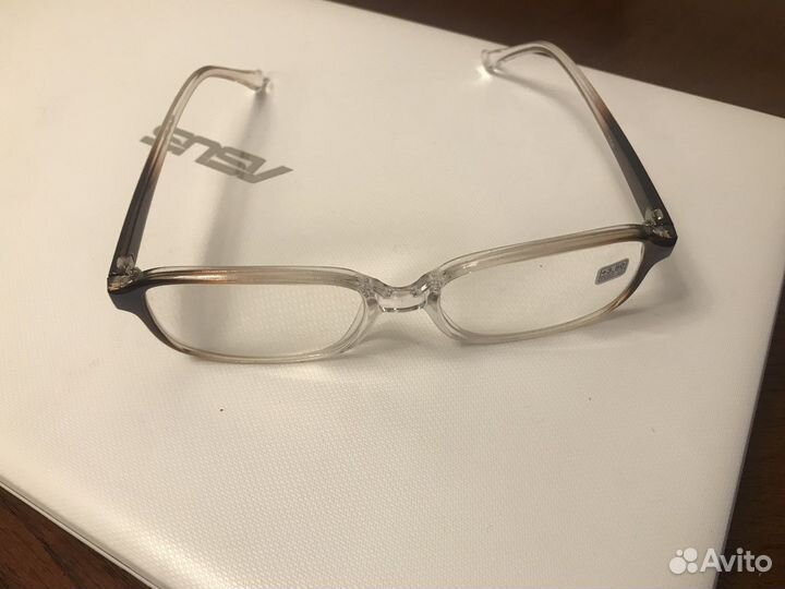 Очки с диоптриями +3,5 новые