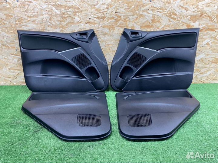 Обшивки дверей 4шт Mitsubishi Colt Z27A 4G15