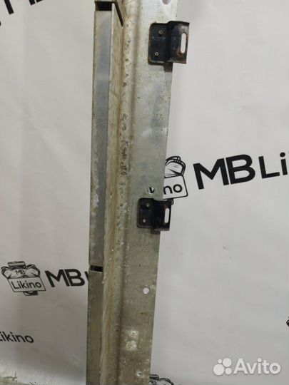 Кронштейн порога правый Mercedes Gl X164