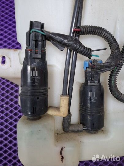 Бачок стеклоомывателя Cadillac Escalade GMT820 LQ9