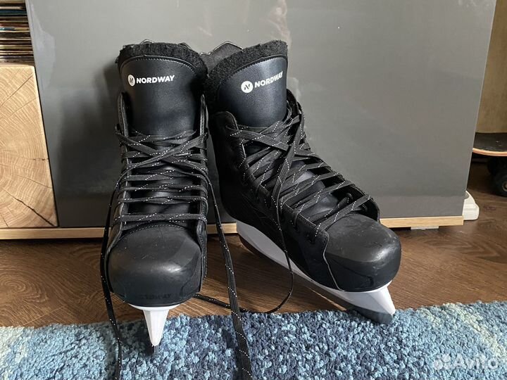 Коньки хоккейные