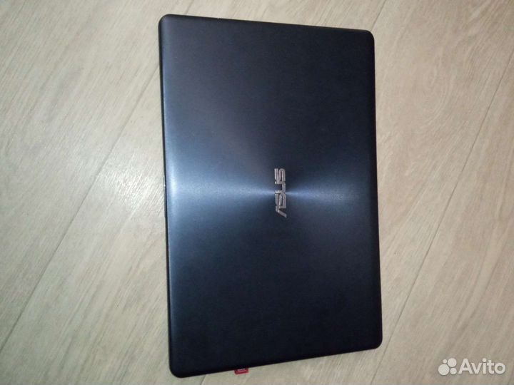 Asus VivoBook 15 X542U