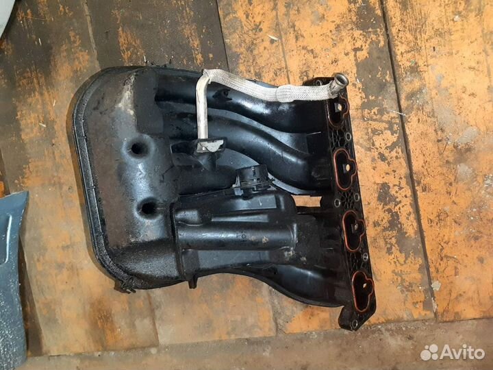 Коллектор впускной Peugeot 406 EW7