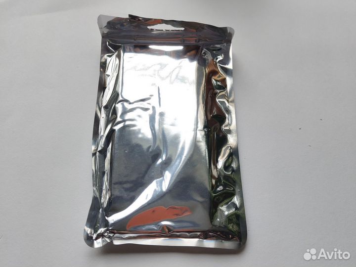 Чехлы на телефон