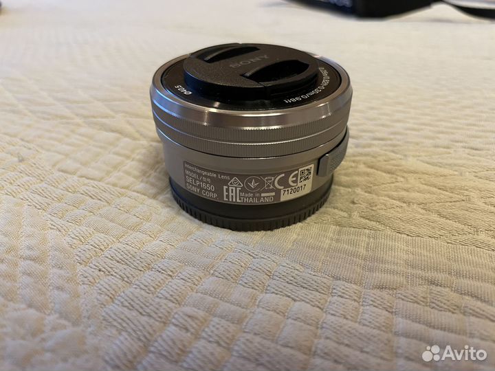 Sony alpha 6000 kit + SEL18200LE +зарядное + сумка