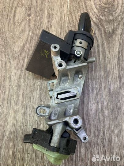 Замок зажигания Jeep Patriot внедорожник 2008