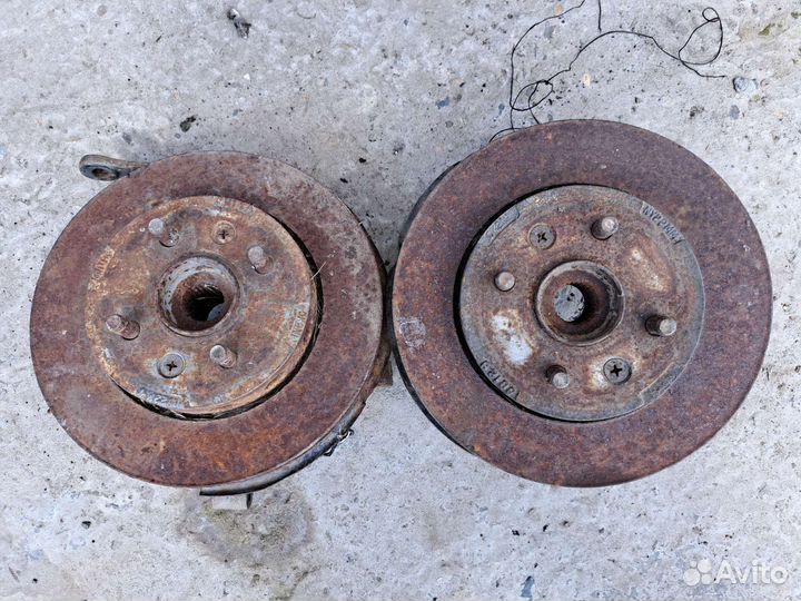 Поворотный кулак kia spectra левый правый