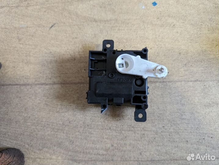 Сервопривод Toyota Corolla Axio NKE165 1NZ-FXE