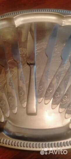 Поднос, ножи