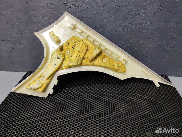 Обшивка стойки задняя левая Bmw 550Ix F10 N63 2010