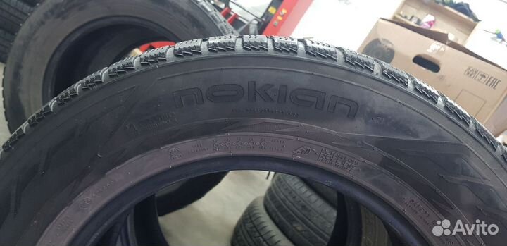 Nokian Tyres Hakkapeliitta R2 SUV 215/65 R16 102T