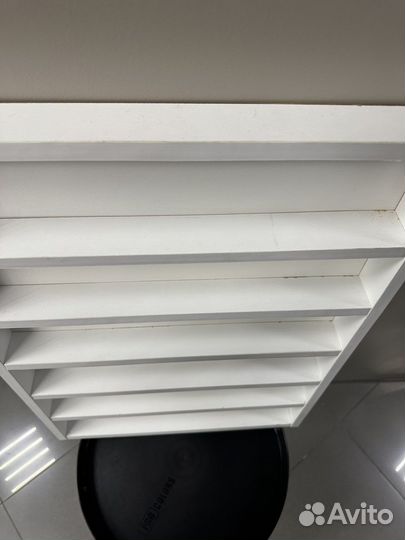 Полка настенная для маникюрных лаков