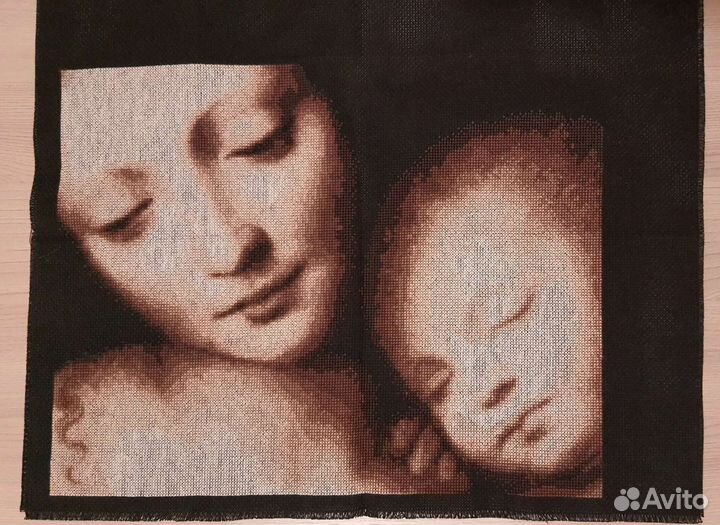 Готовая картина, вышитая крестом