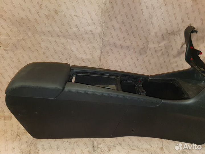 Подлокотник Mazda 3 BM мазда