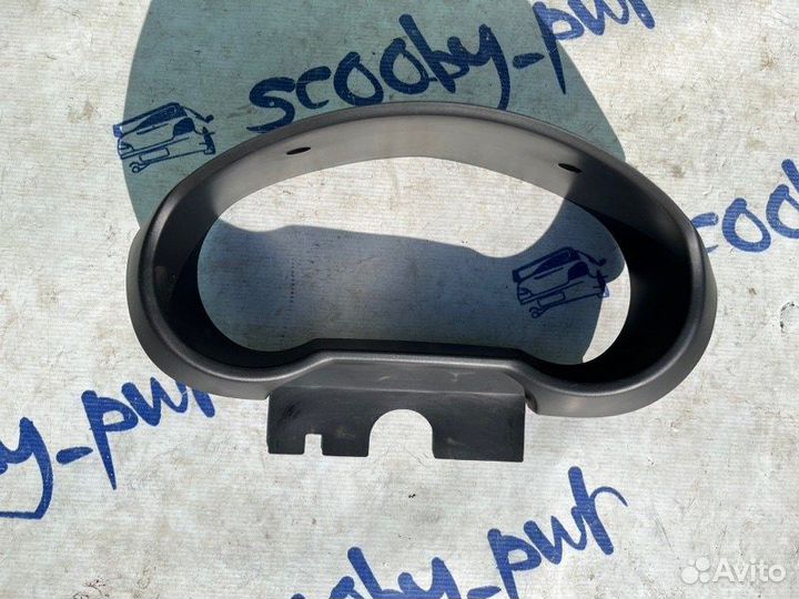 Накладка торпеды передняя правая Subaru Impreza