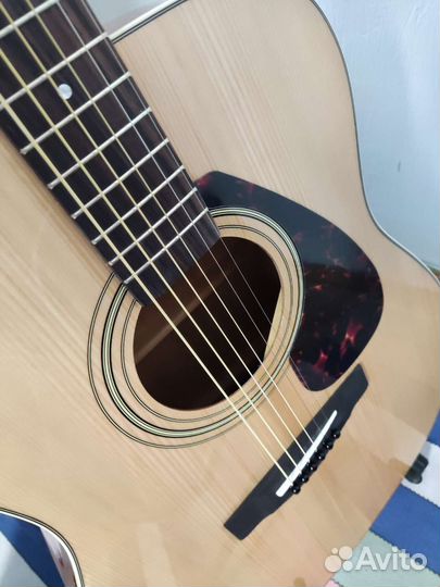Акустическая гитара yamaha f370 + подставка