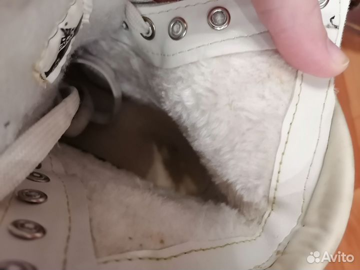 Коньки фигурные р-р 37