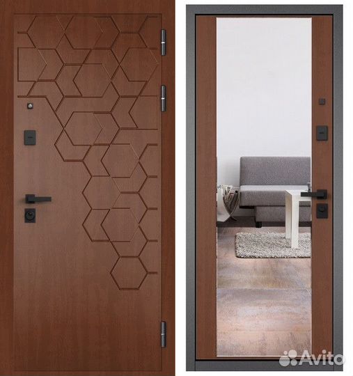 Входная дверь с зеркалом