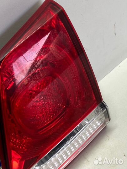 Фонарь внутренний задний правый Toyota Land