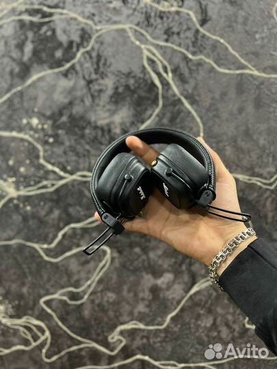 Без проводные наушники Marshall