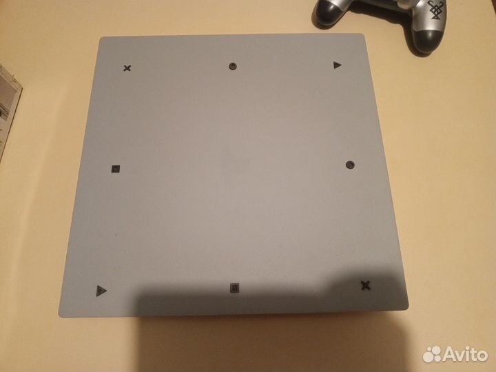 Sony playstation 4 pro limited edition 11.00