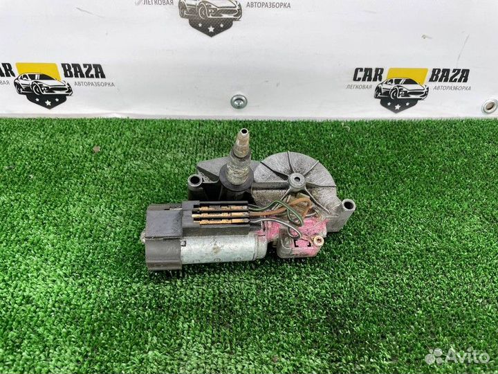 Моторчик стеклоочистителя задний Volkswagen Passat