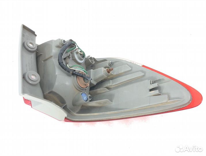 Стоп-сигнал правый Toyota Wish ZGE20 2zrfe 2009