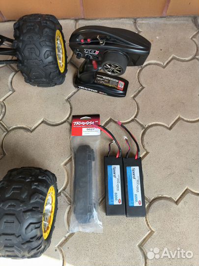 Радиоуправляемая модель Traxxas summit 1/10