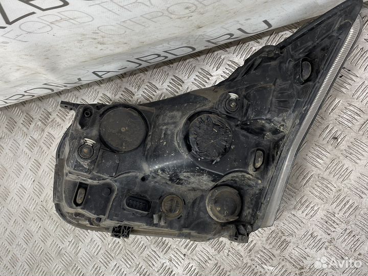 Фара правая Ford Transit 2014-2019