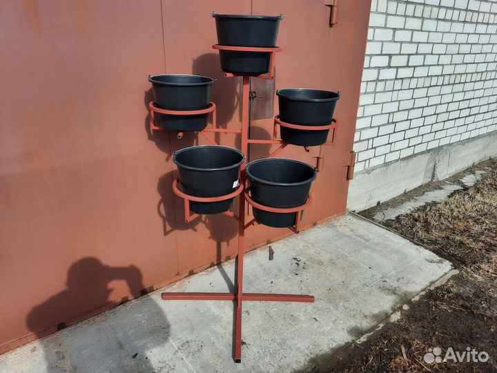 Подставка для цветов на дачу