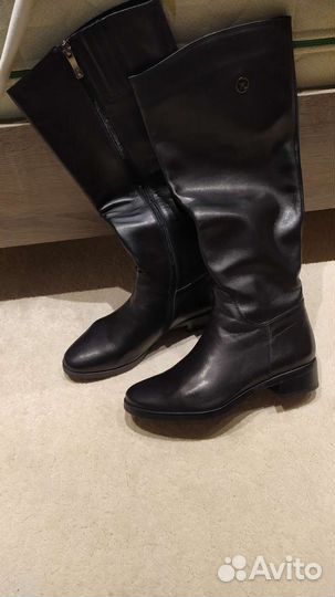 Сапоги осень 38 натуральная кожа. Цена 7500
