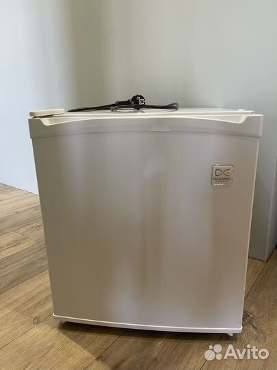 Мини холодильник Daewoo FR-061A