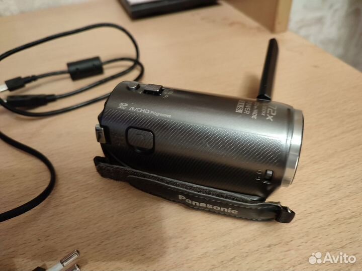 Видеокамера Panasonic HC-V210