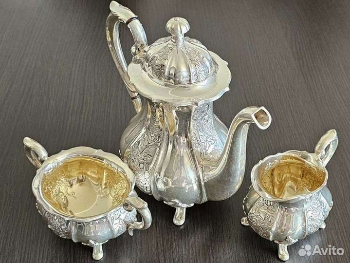 Антикварный серебряный чайный сервиз