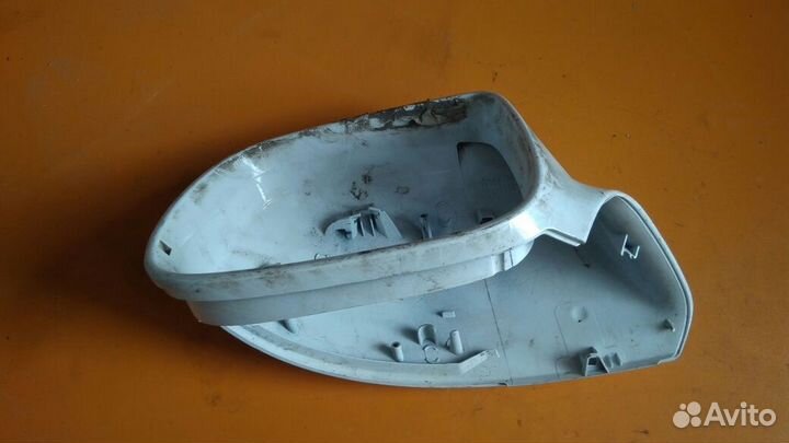 Накладка левого зеркала на Audi Q5