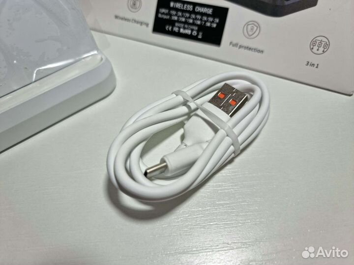 Беспроводная зарядка Samsung 3 в 1 Белая