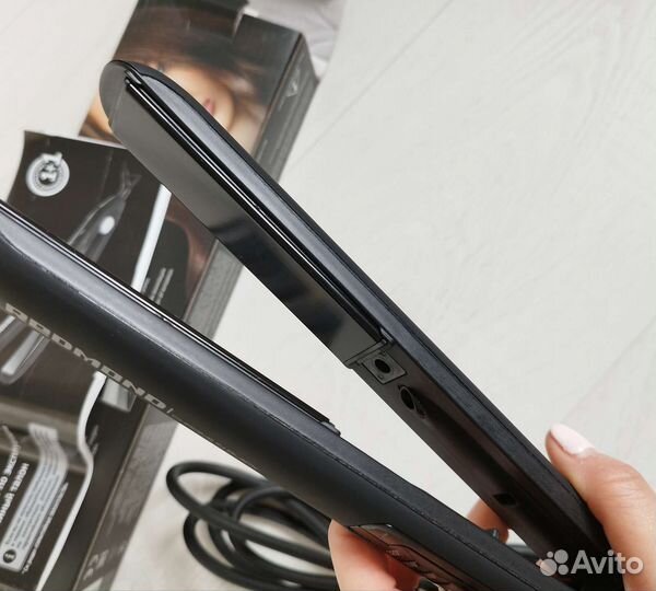 Выпрямитель для волос новый Redmond