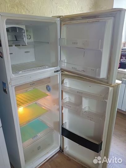 Маленький холодильник