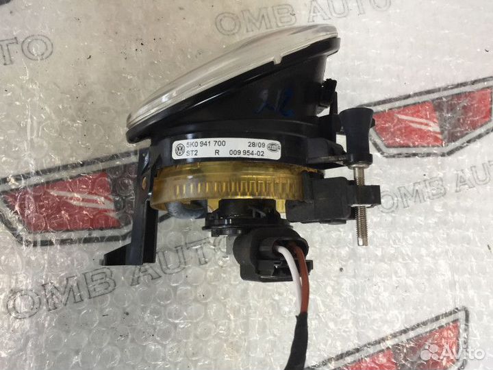 Фара противотуманная правая Фольксваген Гольф 6