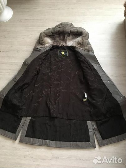 Шуба мутоновая с капюшоном 48 размер