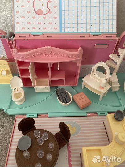 Дом на колесах для кукол LOL с мебелью