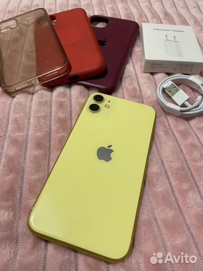 Телефон iPhone 11 64GB Yellow