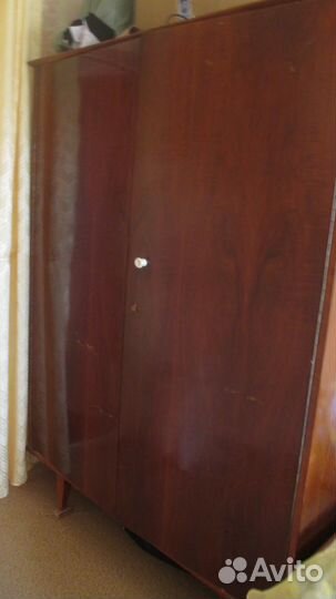 Шкаф с тумбой
