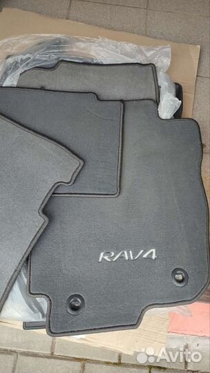 Автомобильные коврики Toyota RAV4