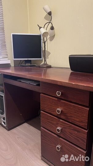 Компьютерный стол