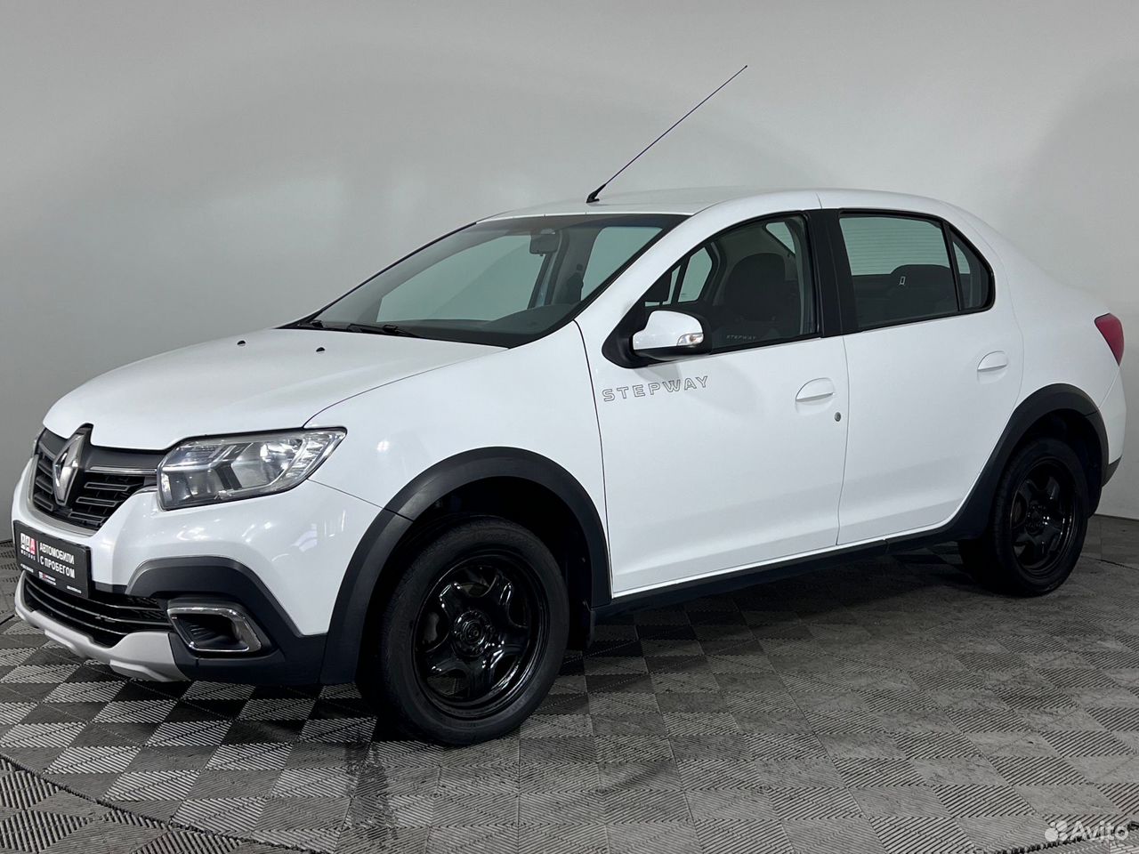 Renault Logan Stepway 1.6 MT, 2020, 120 039 км